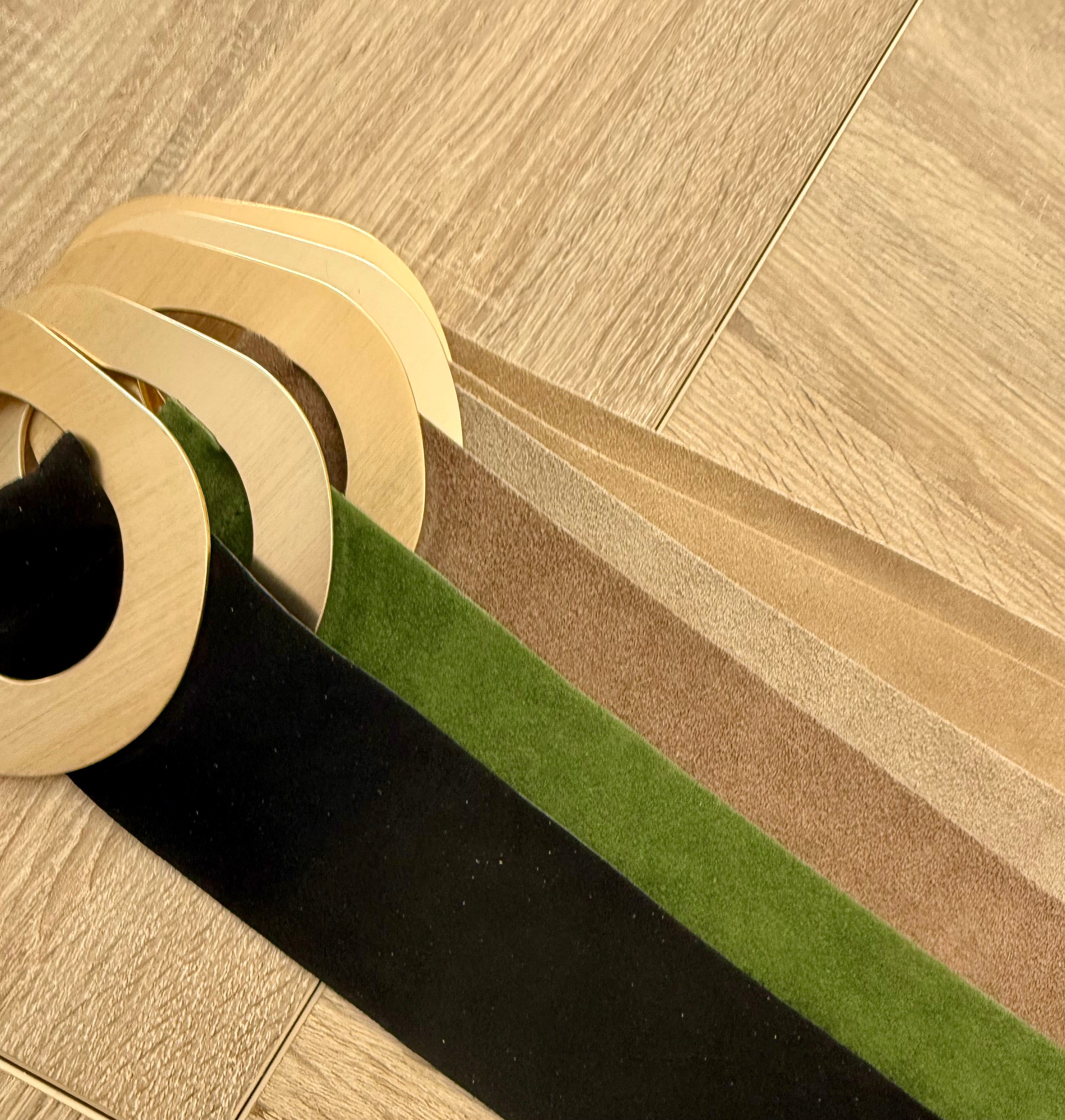 Cinto Fivela Dourada